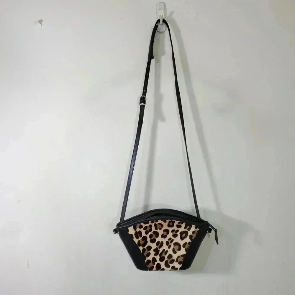 LE Voar Animal hair and natural leather Crossbody vintage bag - Picture 7 of 8